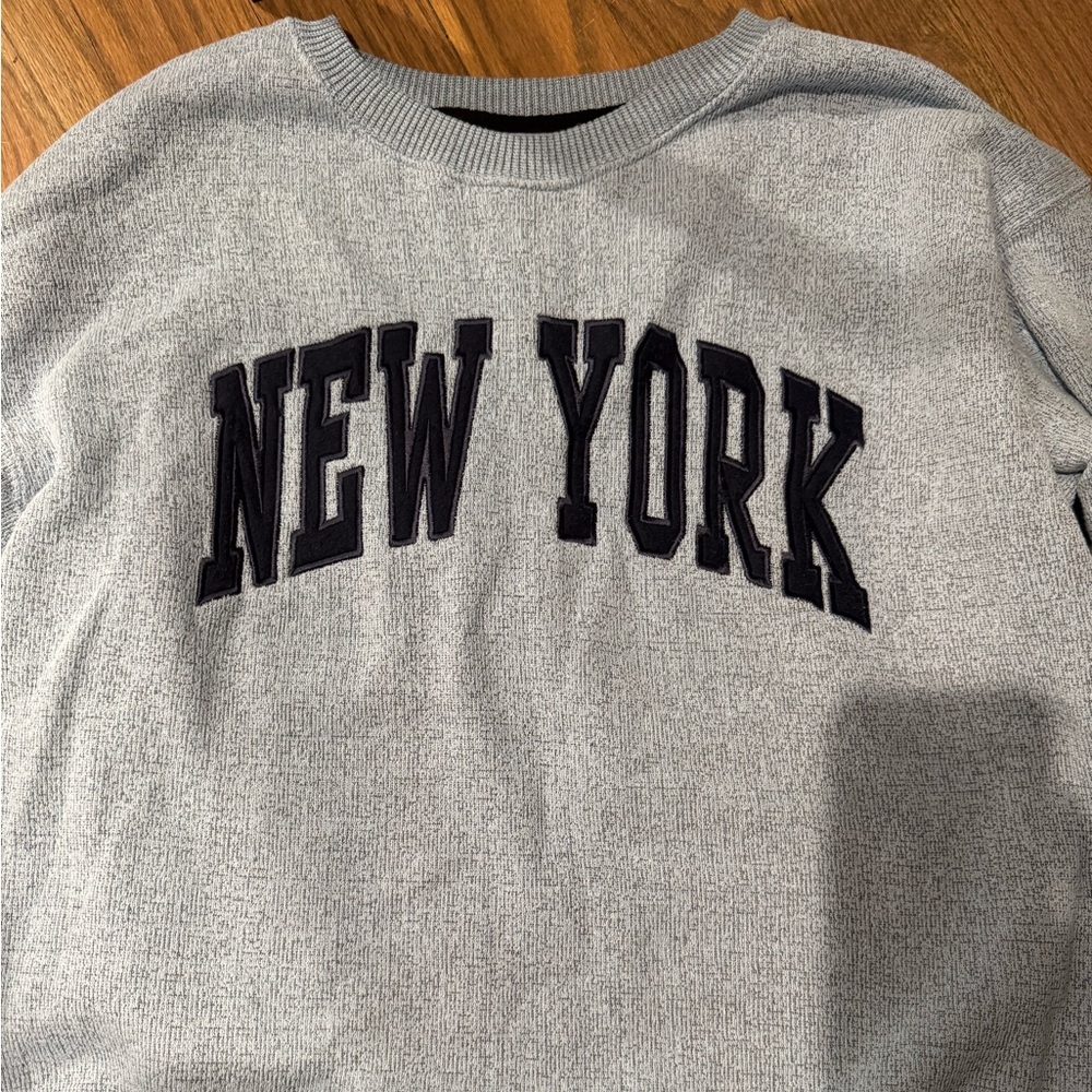 New York Popular- New York Embroidered Crewneck Sweatshirt light blue